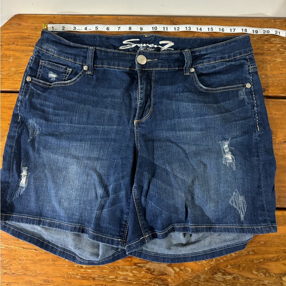 Seven7 Brand Shorts (like new)